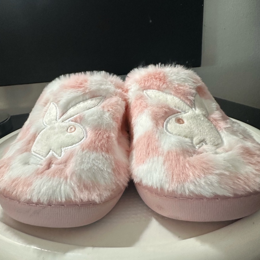 🆕Playboy Slippers - Picture 3 of 14